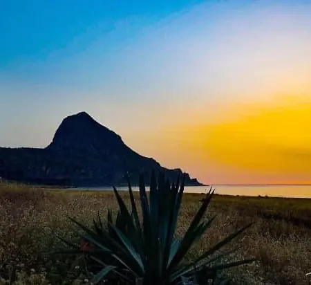 I Tramonti Di Cofano קסטלוצו