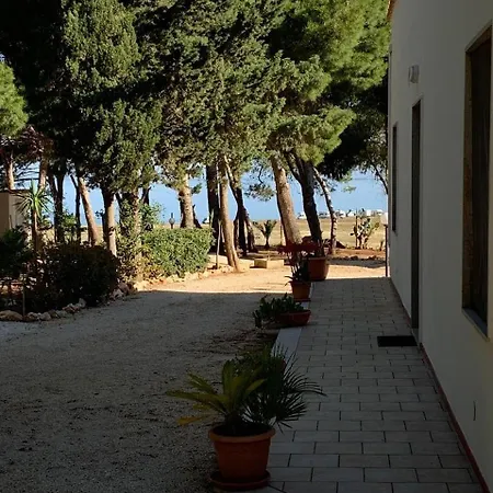 I Tramonti Di Cofano בית נופש קסטלוצו