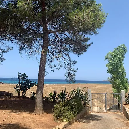 I Tramonti Di Cofano בית נופש קסטלוצו